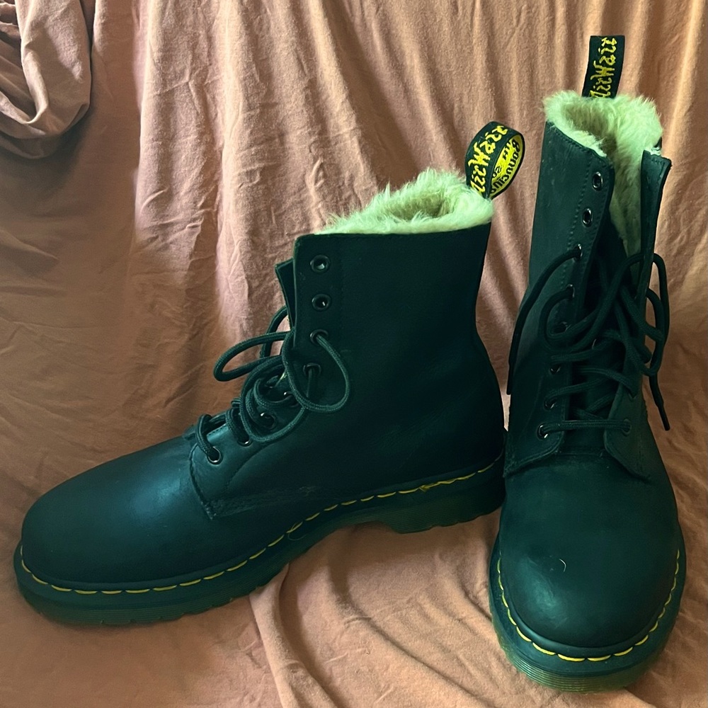 Doc Martens Serena boots size 10 black fauxr lined